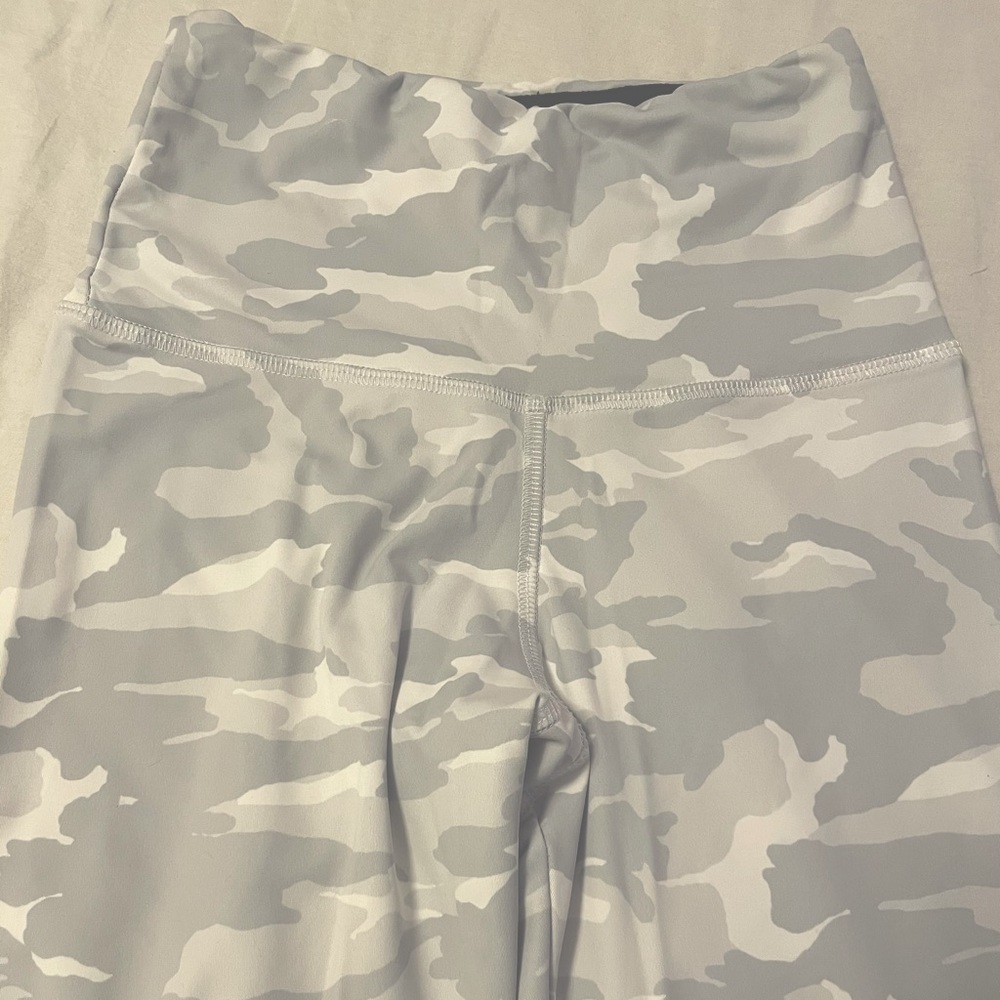 Light camo leggings! One size fits all
